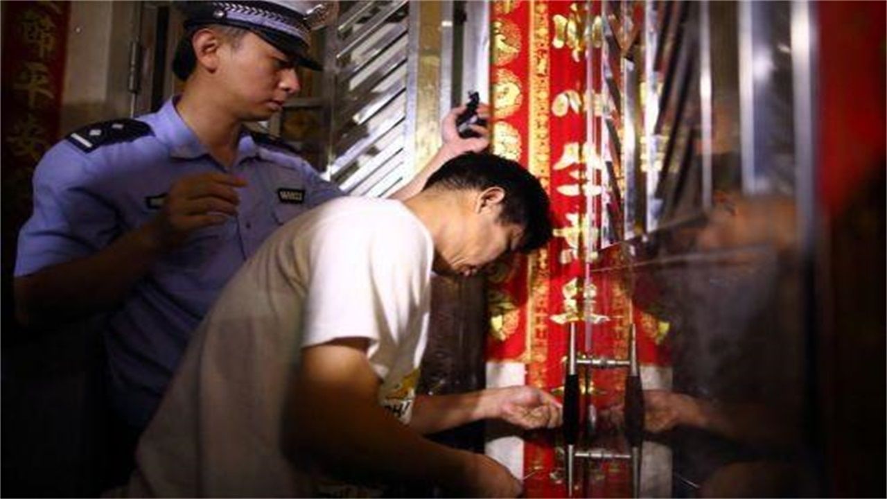 潍坊请开锁师傅开了锁后，师傅为什么一般都不进门，就算主人请也不进去？